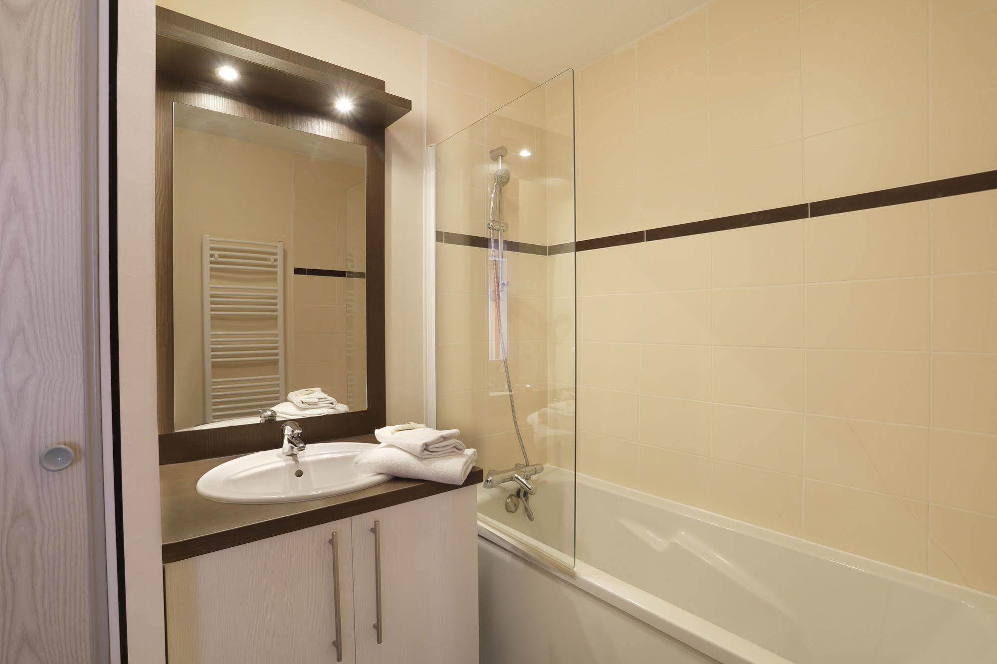 Residence Nemea Les Roches Saint-Pol-de-Léon Εξωτερικό φωτογραφία